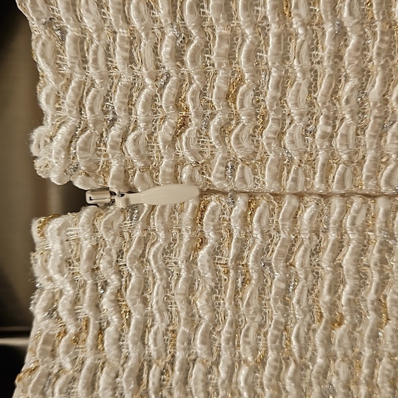 💕ST JOHN💕 Tweed Sheath Dress ~ White with Gold Metallic Threading 12 NWOT - Picture 6 of 12